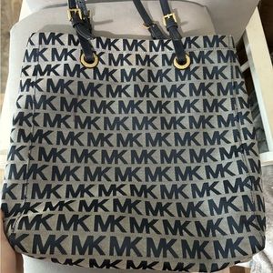 michael kors navy purse